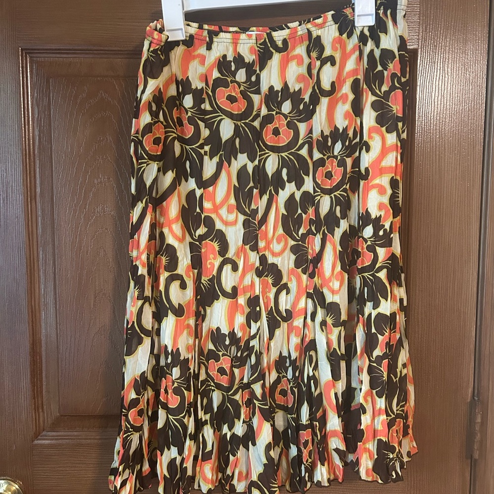 Floral Print Pleated Skirt